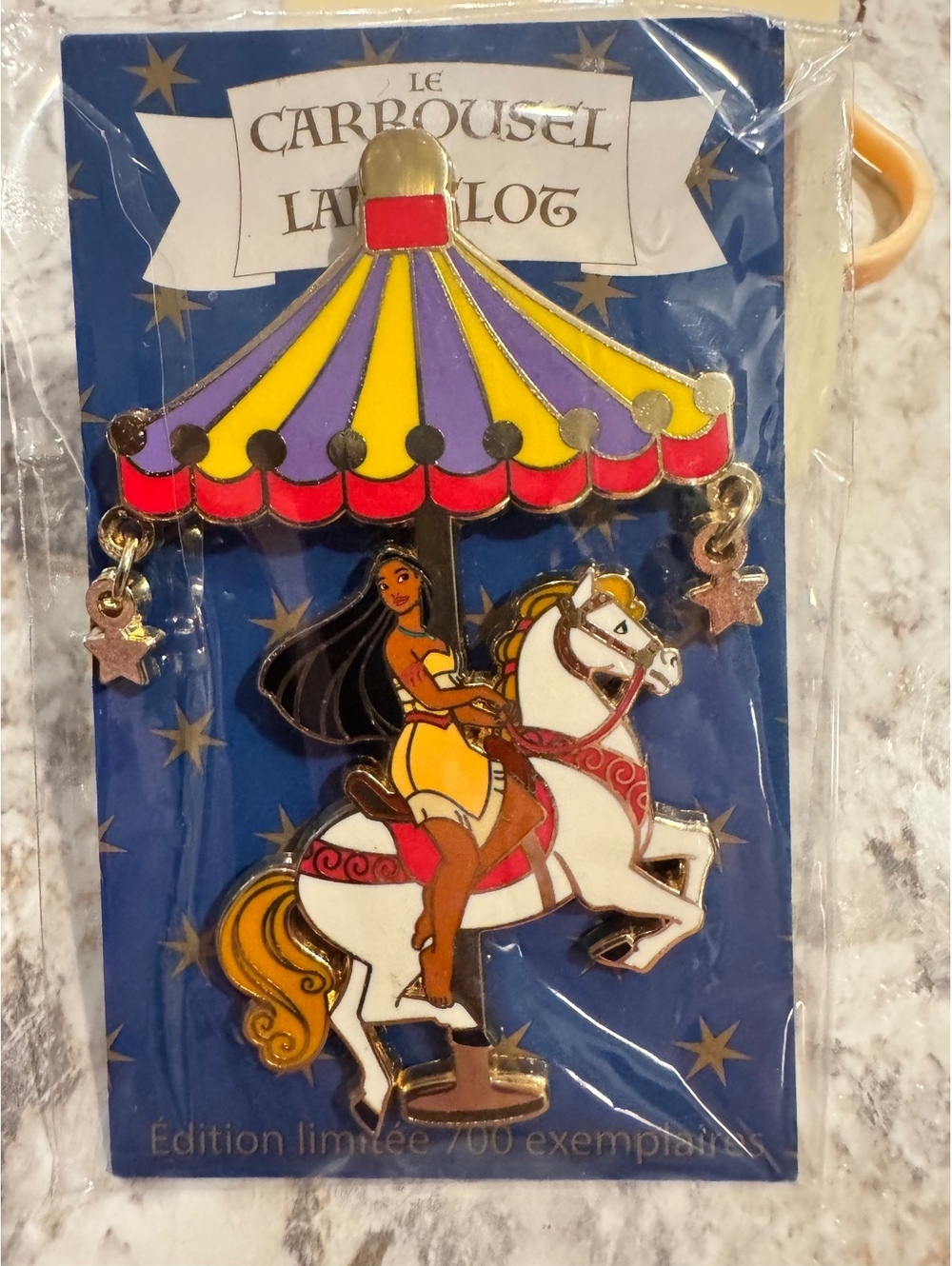 Disneyland Paris Le Carrousel de Lancelot Pocahontas LE 700 Pin